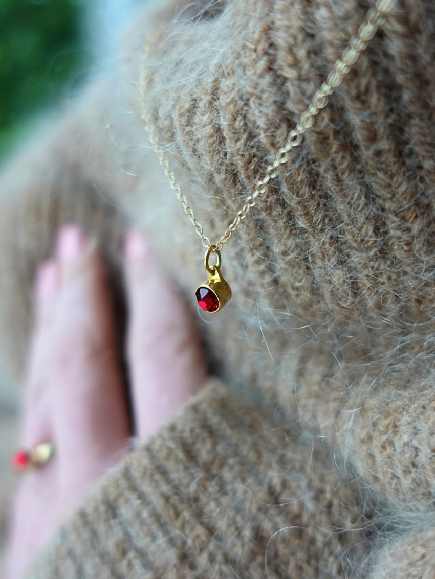 Januari granaat verguld