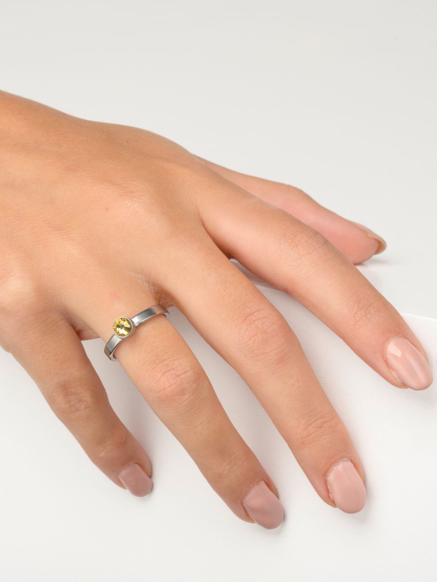 November citrien staal