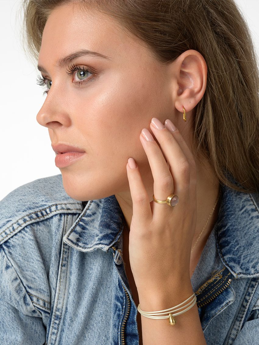 Grijze maansteen verguld