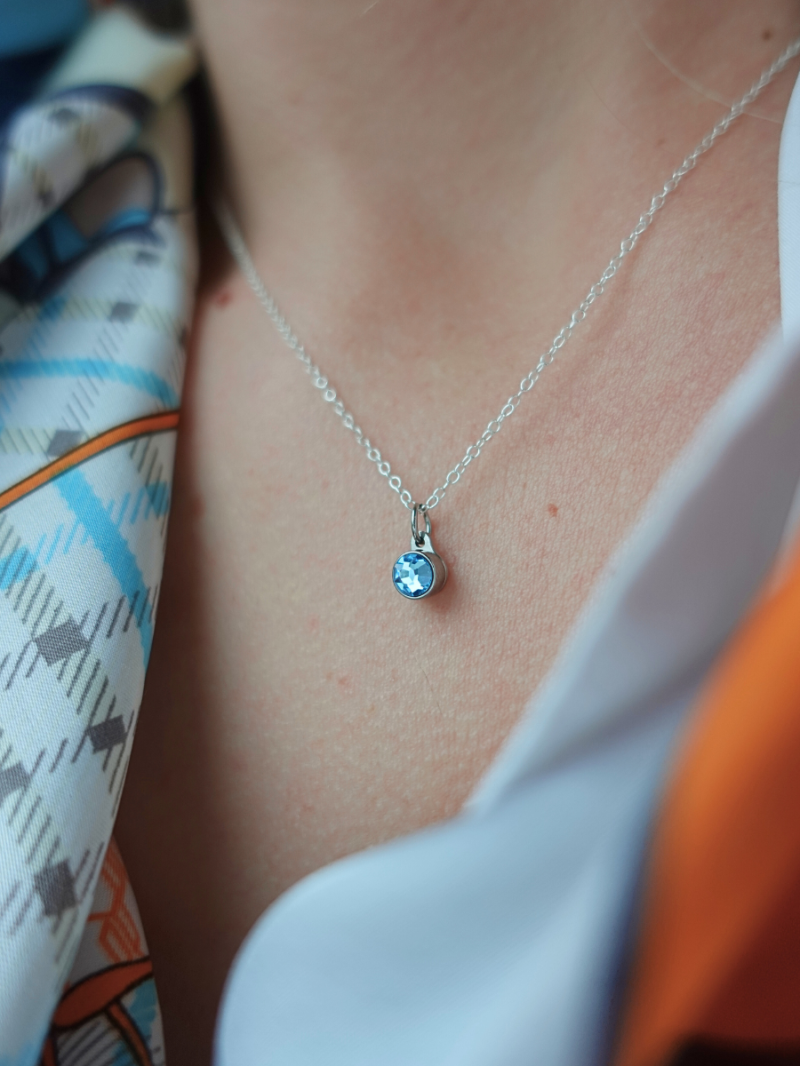 Maart aquamarijn staal