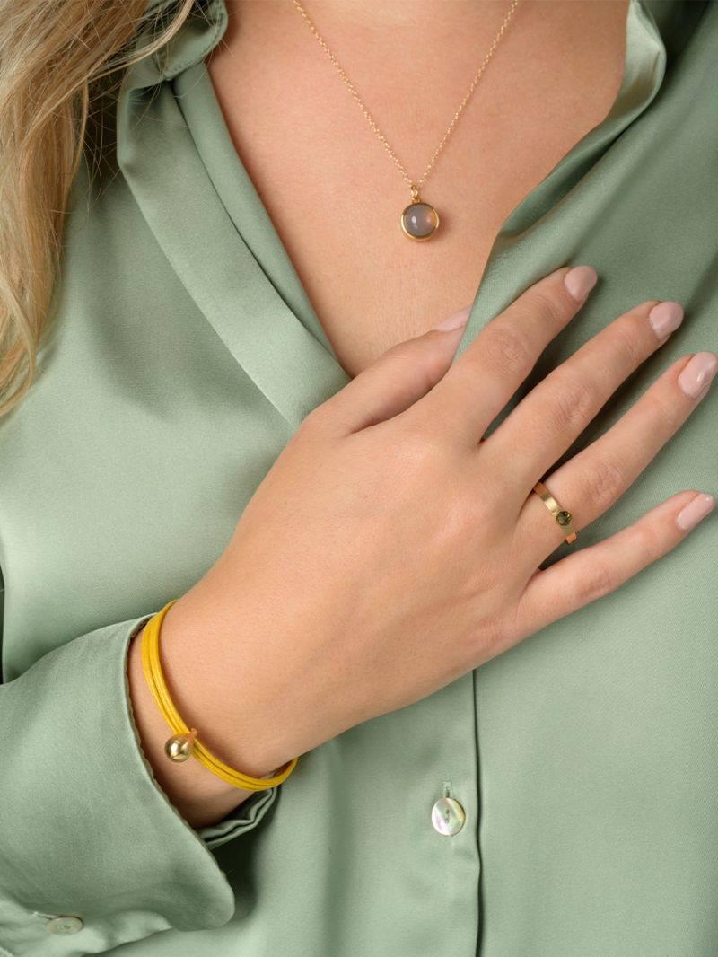 Grijze maansteen verguld