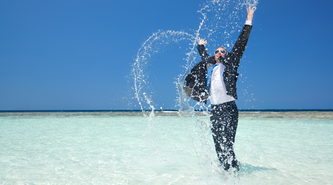 Stap niet met je schoenen in de zee..